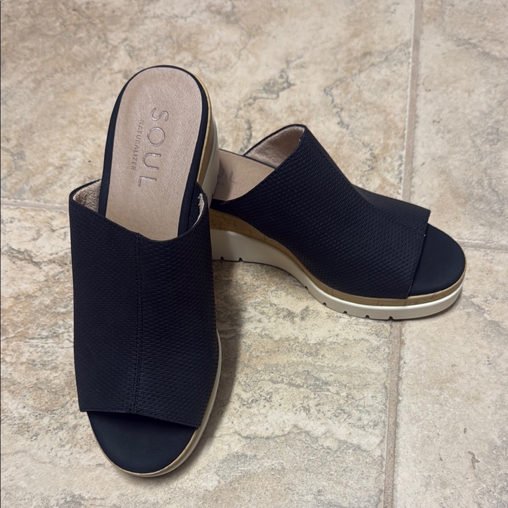 Women's Black Wedge Sandals